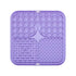 Tapis de léchage silicone pour chien avec ventouse, favorisant alimentation lente et bain apaisant.